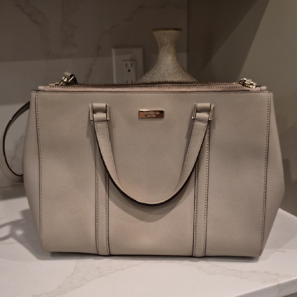 kate spade Handbags - Kate Spade Classic Beige Satchel